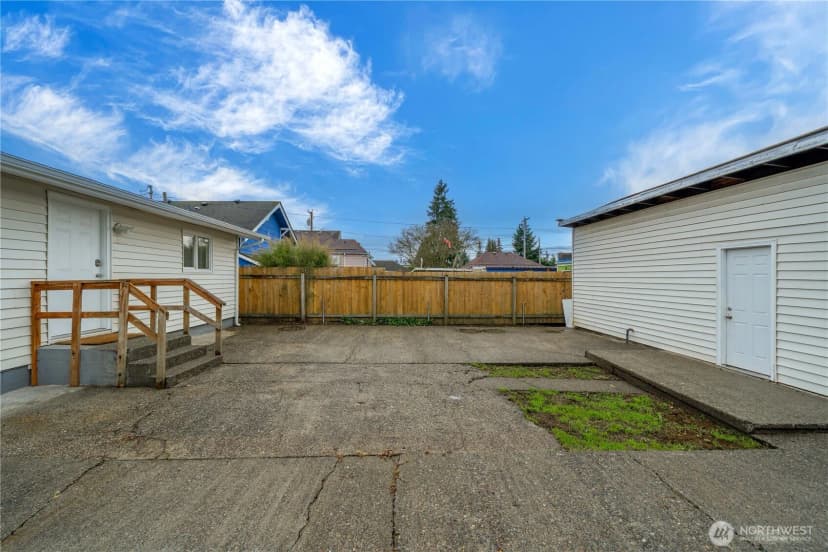 Property photo for 535 Morris Avenue S, Renton photo 22