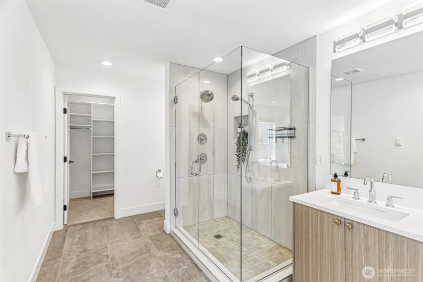 Property photo for 4128 3rd Avenue Nw, Seattle photo 18