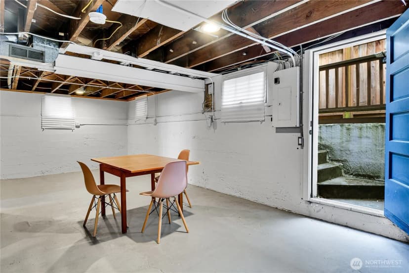 Property photo for 1916 11th Avenue W, Seattle photo 15
