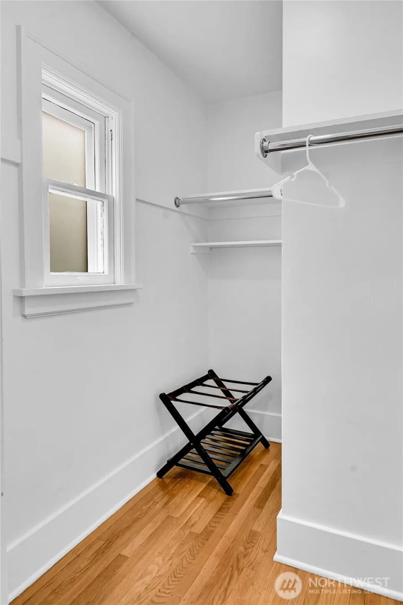 Property photo for 1916 11th Avenue W, Seattle photo 11