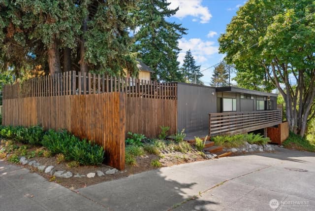 Property photo for 719 721 N 38th Street, Seattle photo 2