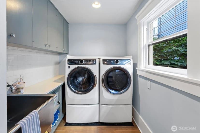 Property photo for 718 N Stadium Way, Tacoma photo 18