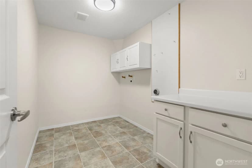 Property photo for 10020 100th Avenue Sw, Lakewood photo 31