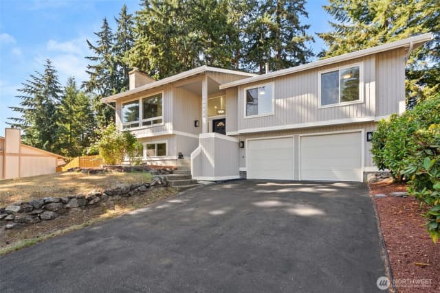 Property photo for 10020 100th Avenue Sw, Lakewood photo 2