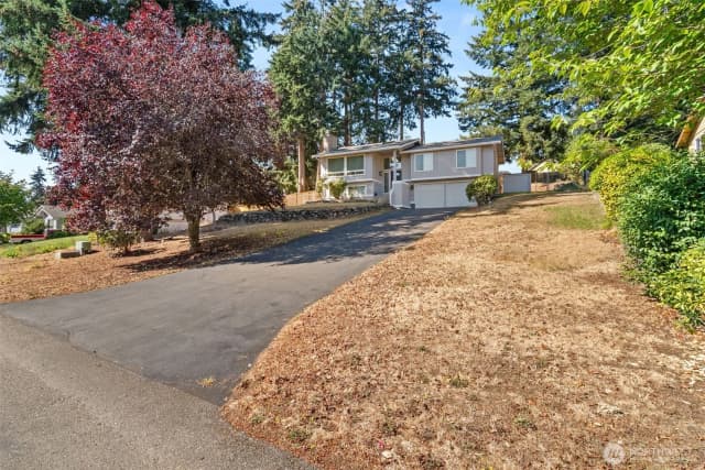Property photo for 10020 100th Avenue Sw, Lakewood photo 4