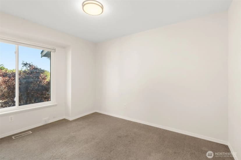 Property photo for 10020 100th Avenue Sw, Lakewood photo 25