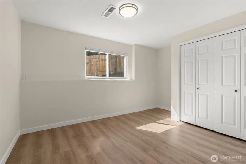 Property photo for 10020 100th Avenue Sw, Lakewood photo 33