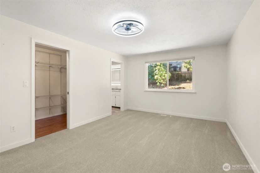 Property photo for 10020 100th Avenue Sw, Lakewood photo 19