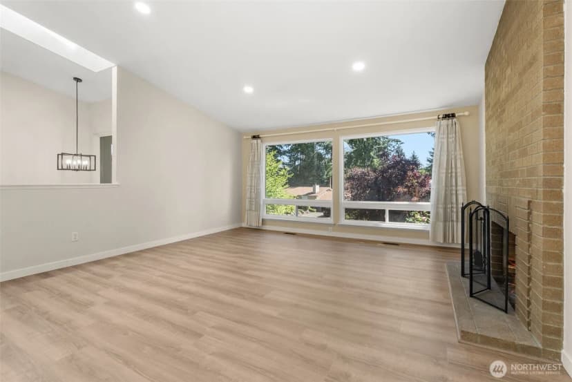 Property photo for 10020 100th Avenue Sw, Lakewood photo 9