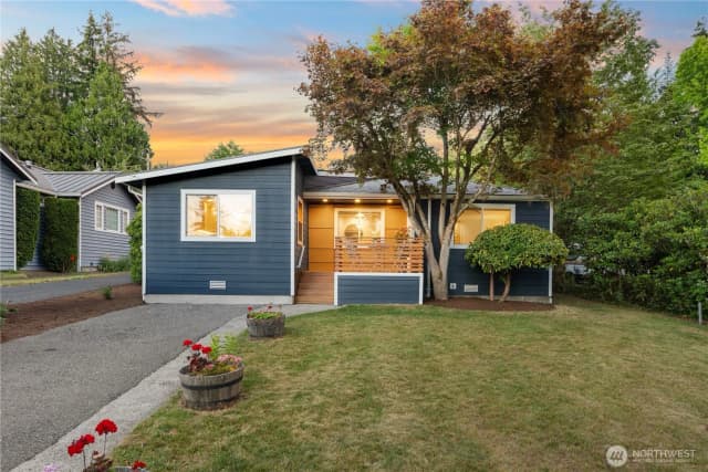 Property photo for 12032 38th Avenue Ne, Seattle photo 3