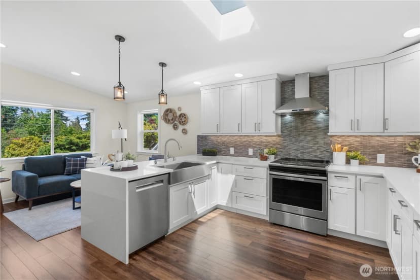 Property photo for 12032 38th Avenue Ne, Seattle photo 9