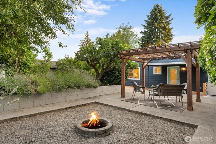 Property photo for 12032 38th Avenue Ne, Seattle photo 30