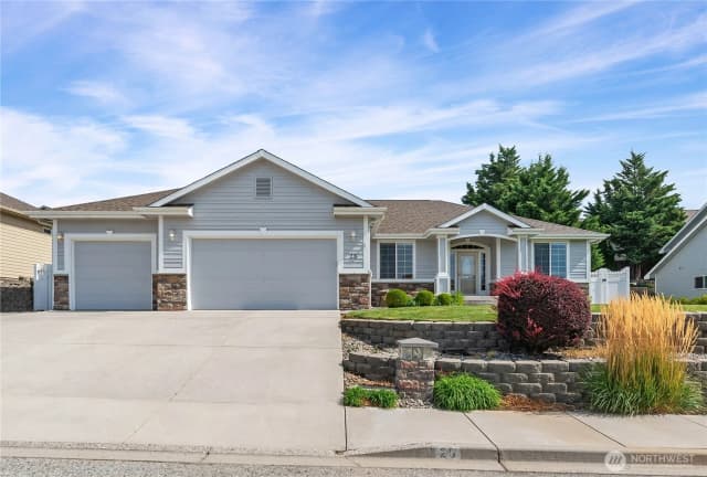 Property photo for 25 S Mandolin Avenue, East Wenatchee