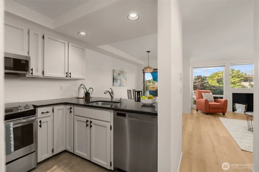 Property photo for 2831 14th Avenue W #2, Seattle photo 6