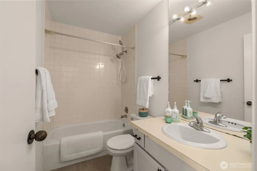 Property photo for 2831 14th Avenue W #2, Seattle photo 19