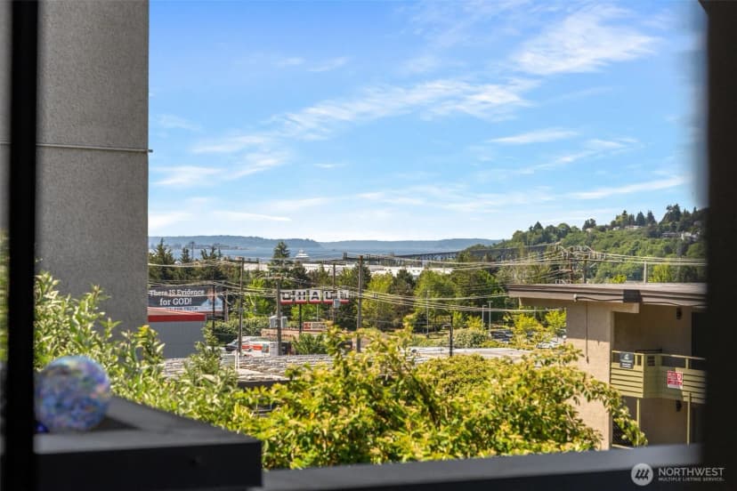 Property photo for 2831 14th Avenue W #2, Seattle photo 20
