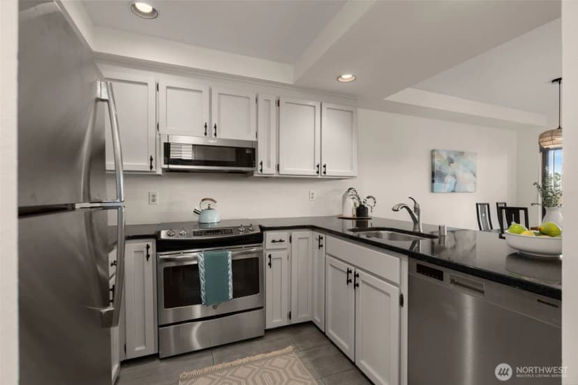 Property photo for 2831 14th Avenue W #2, Seattle photo 4