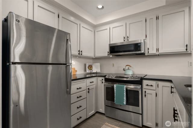 Property photo for 2831 14th Avenue W #2, Seattle photo 5