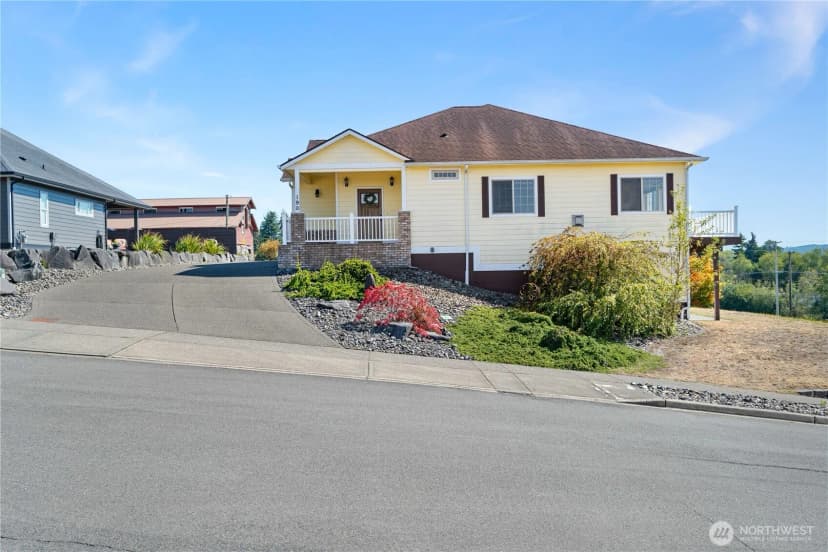 Property photo for 190 Hemlock Street, Montesano