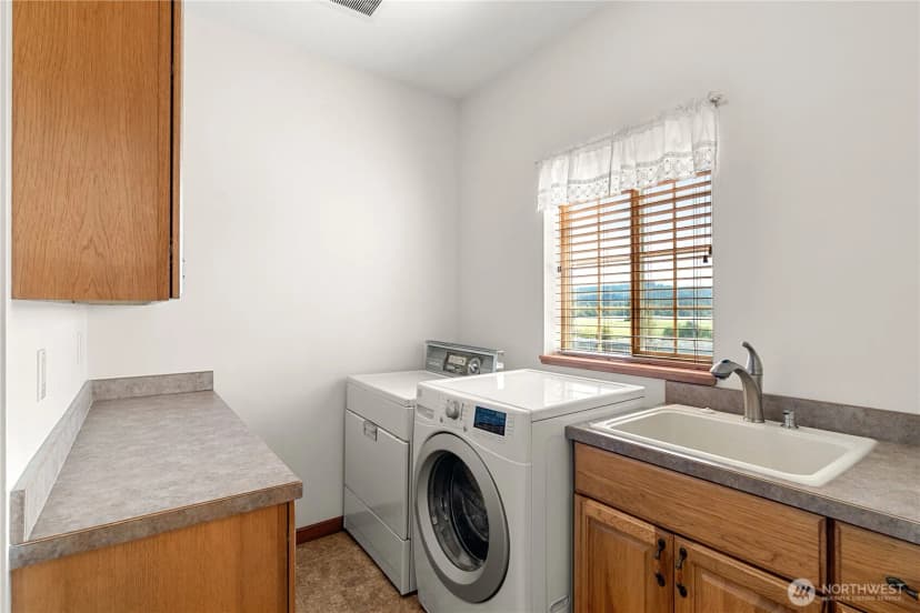 Property photo for 190 Hemlock Street, Montesano photo 28