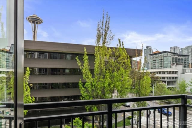 Property photo for 2911 2nd Avenue #506, Seattle photo 3