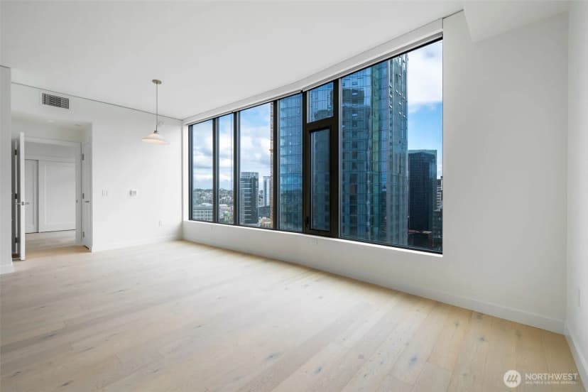 Property photo for 2510 6th Avenue #2603, Seattle photo 2