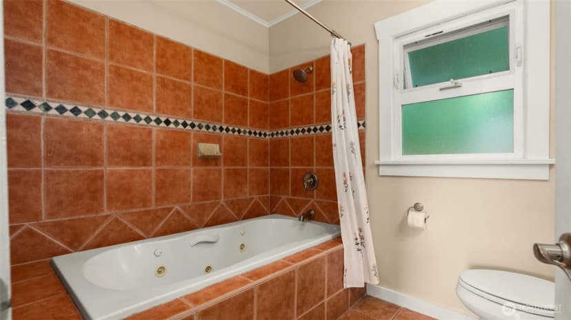 Property photo for 10015 68th Avenue S, Seattle photo 14