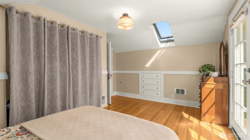 Property photo for 10015 68th Avenue S, Seattle photo 20