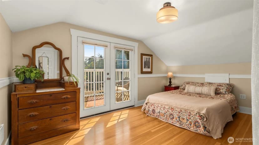 Property photo for 10015 68th Avenue S, Seattle photo 19