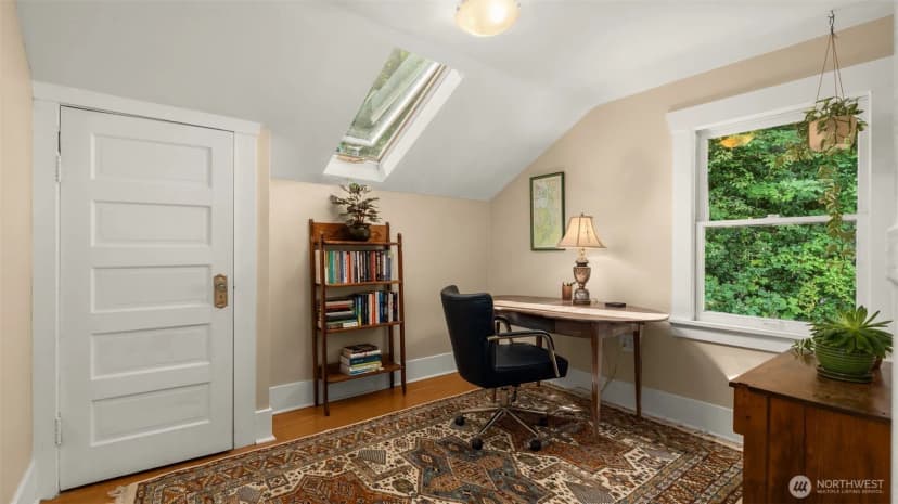 Property photo for 10015 68th Avenue S, Seattle photo 18