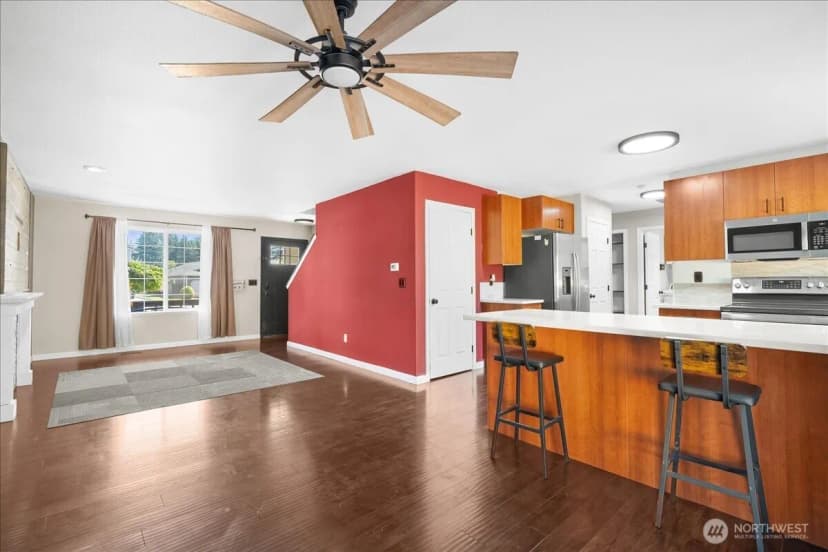 Property photo for 16308 44th Avenue E, Tacoma photo 5