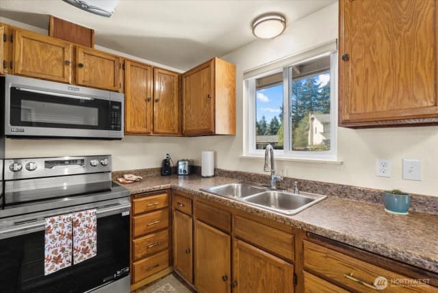 Property photo for 19408 9th Avenue E, Spanaway photo 5