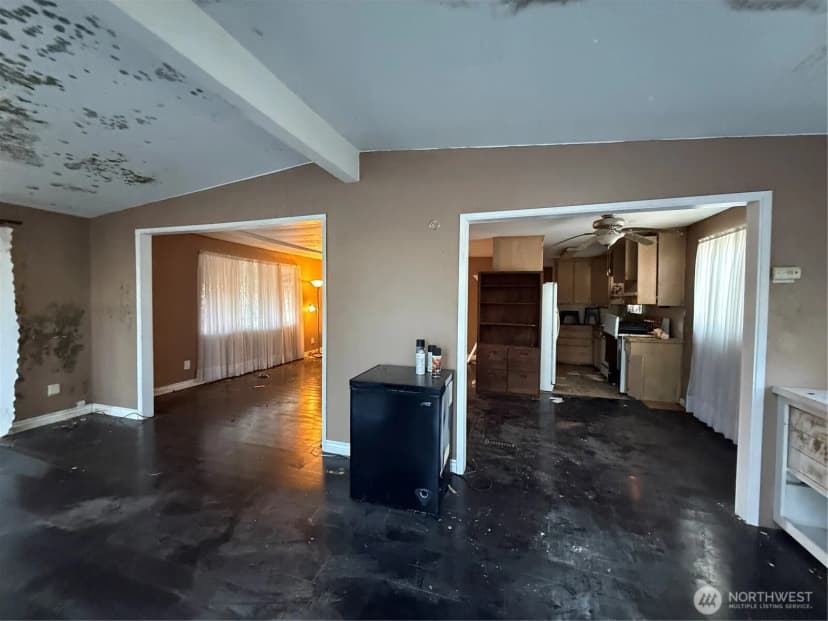 Property photo for 1911 1st Avenue W, Bremerton photo 12