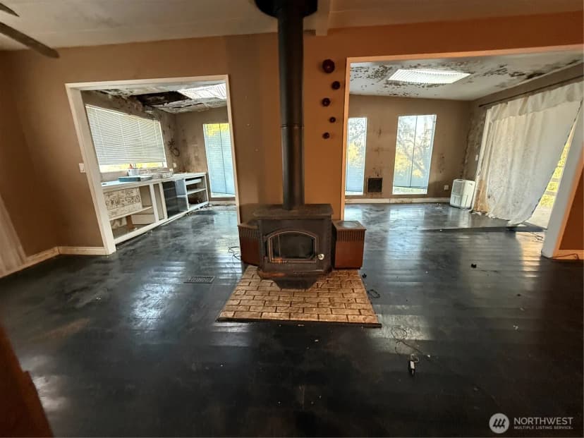 Property photo for 1911 1st Avenue W, Bremerton photo 3
