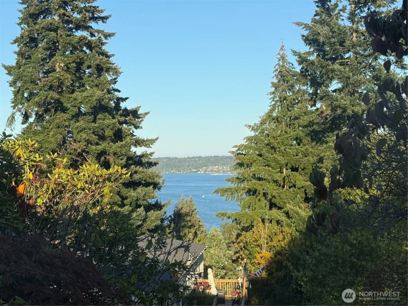 Property photo for 1911 1st Avenue W, Bremerton