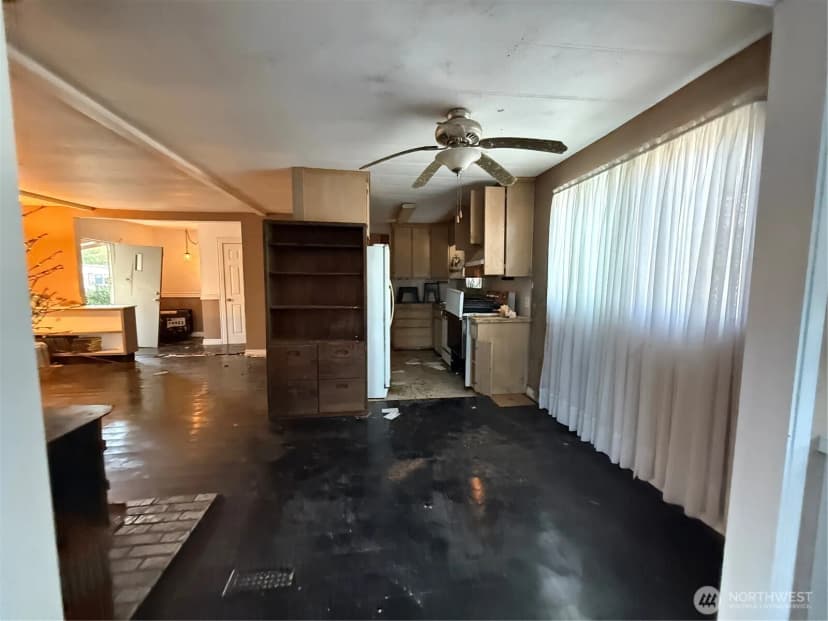 Property photo for 1911 1st Avenue W, Bremerton photo 13