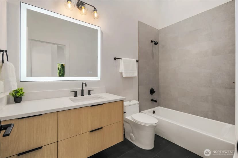 Property photo for 724 N 89th Street, Seattle photo 17