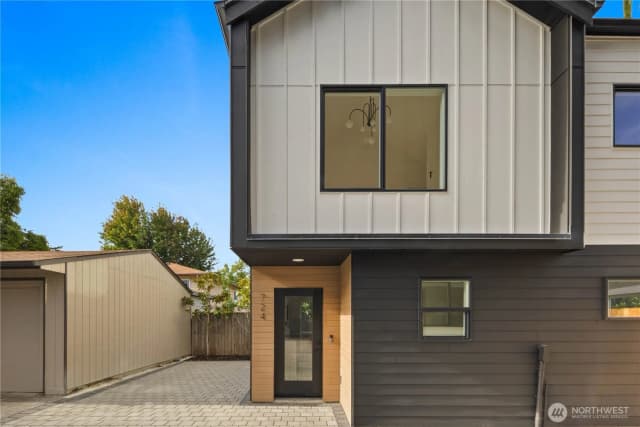 Property photo for 724 N 89th Street, Seattle photo 3