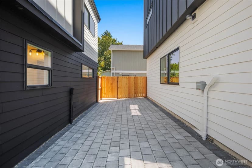 Property photo for 726 N 89th Street #b, Seattle photo 32