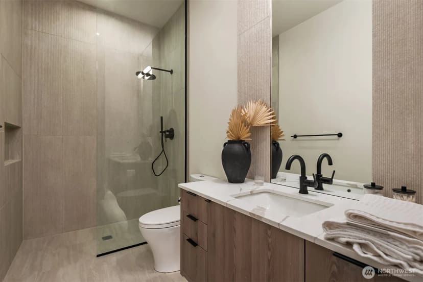 Property photo for 10232 Ne 65th Street, Kirkland photo 29