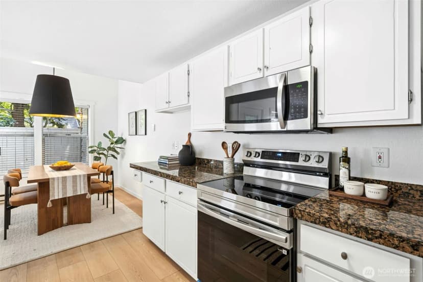 Property photo for 12737 Ne 132nd Street, Kirkland photo 11