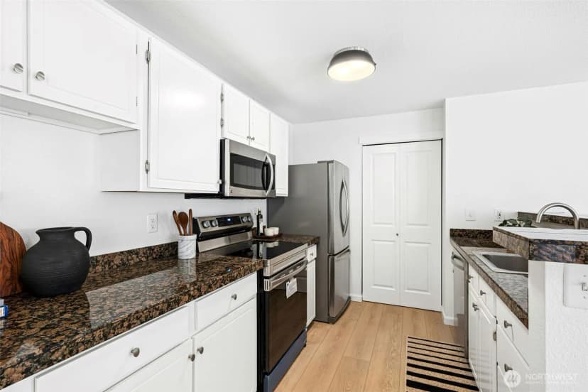 Property photo for 12737 Ne 132nd Street, Kirkland photo 15