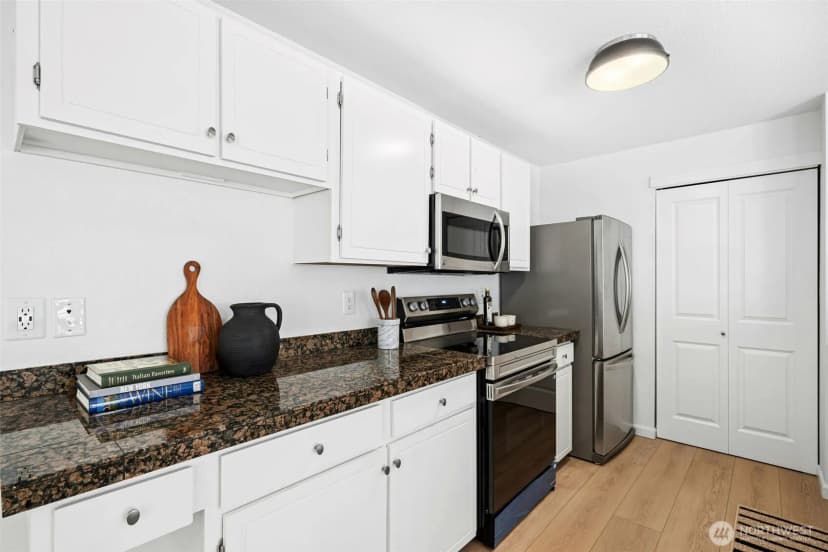 Property photo for 12737 Ne 132nd Street, Kirkland photo 13