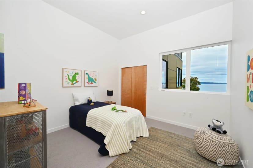 Property photo for 2410 Nw Neptune Place, Seattle photo 19