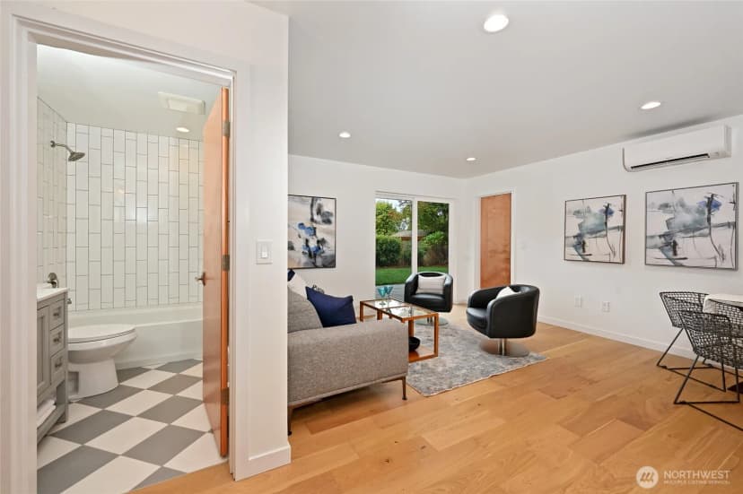 Property photo for 2410 Nw Neptune Place, Seattle photo 25