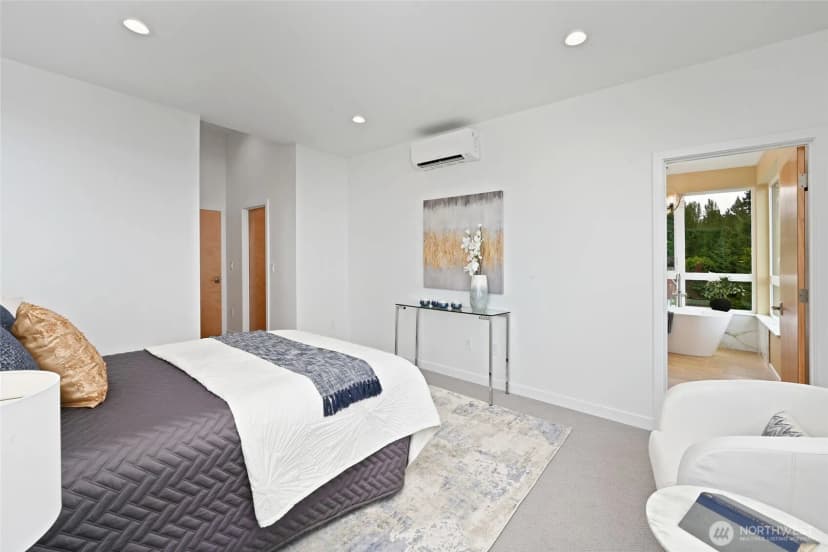 Property photo for 2410 Nw Neptune Place, Seattle photo 15
