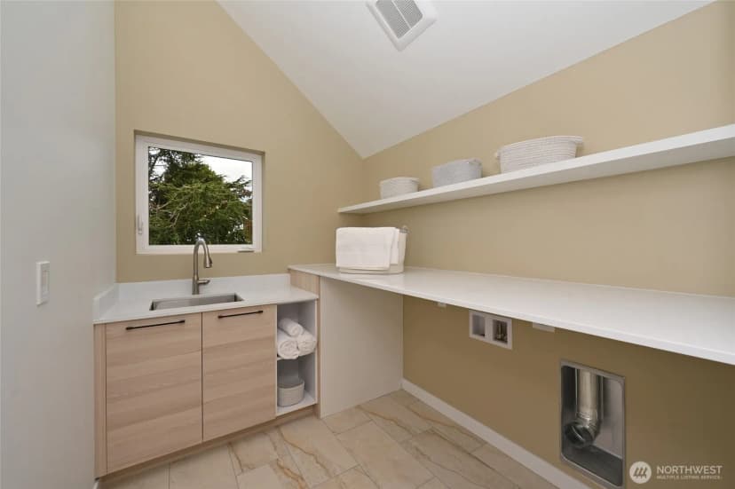 Property photo for 2410 Nw Neptune Place, Seattle photo 22