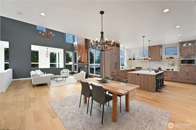 Property photo for 2410 Nw Neptune Place, Seattle photo 5