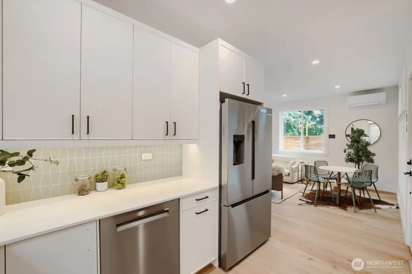 Property photo for 5042 35th Avenue Ne, Seattle photo 8