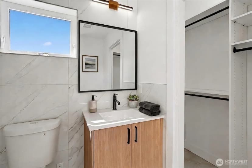 Property photo for 5042 35th Avenue Ne, Seattle photo 12